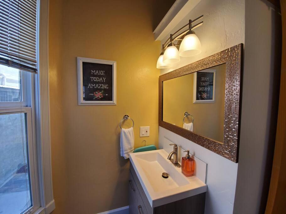 Centrally Located Studio And Cozy Place Perfect For Travelers And Couples! Located In San Diego Downtown! Perfect For Your Quick Getaway! Appartamento Esterno foto